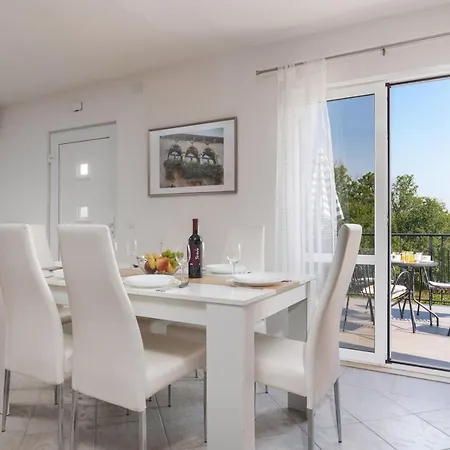 Oliva Apartmán *